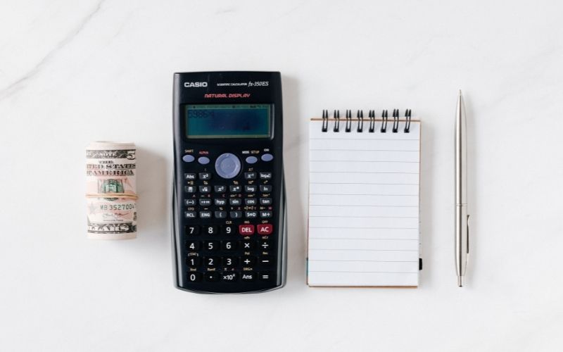 Set a Budget and Stays with It